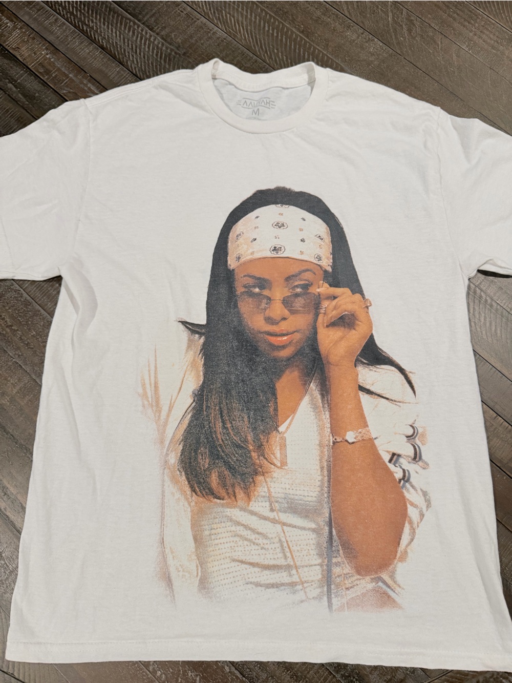 Aaliyah Graphic T-Shirt – Size Medium